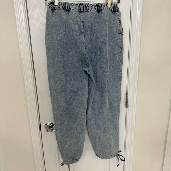 Boohoo Blue Tie Cuff Mid Blue Denim Jogger - Picture 2 of 8